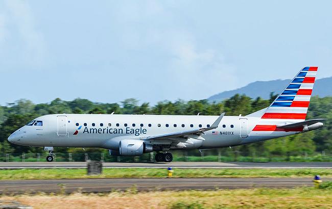 У США літак зіткнувся з буксиром в аеропорту