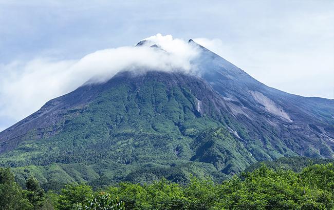 На Бали эвакуировали более 75 тыс. человек из-за угрозы извержения вулкана