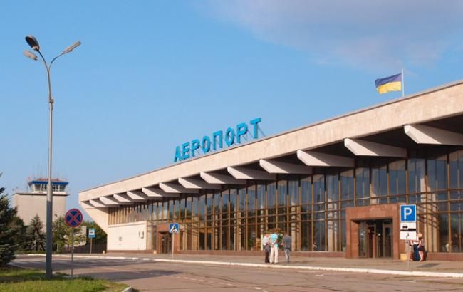 Аеропорт в Херсоні закрили через негоду