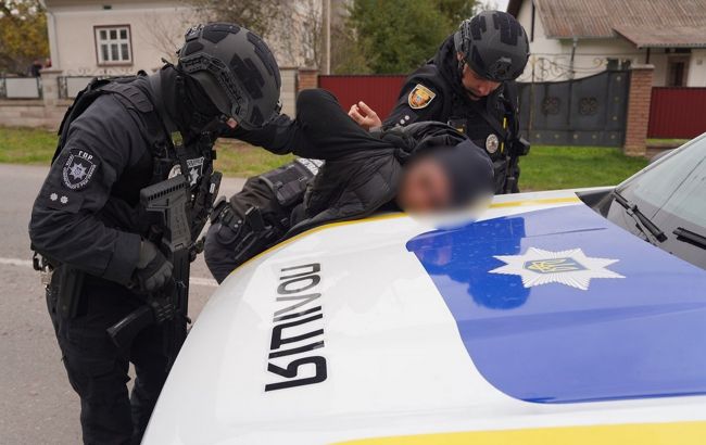 В Тернопольской области автомобиль ТЦК подрезали на внедорожнике и "отбили" мобилизованного