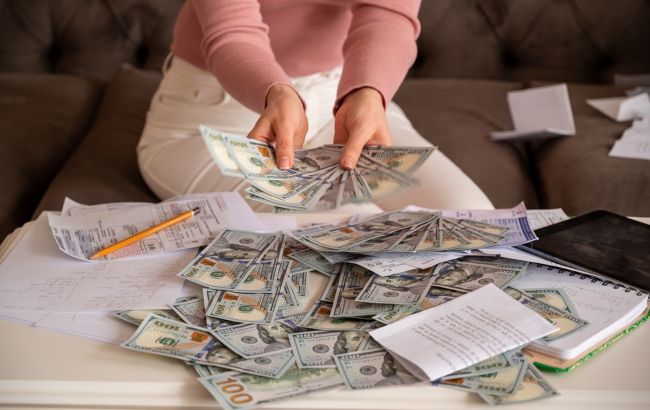 Май даст шанс на счастье только этим знакам Зодиака. Они набьют деньгами кошельки