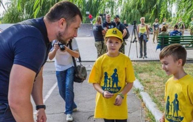 Роскомнадзор заблокировал страницу детского лагеря "Азовец" в соцсети "ВКонтакте"