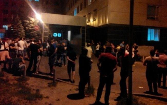 В Харькове 7 человек госпитализированы с ножевыми ранениями в результате атаки толпы людей