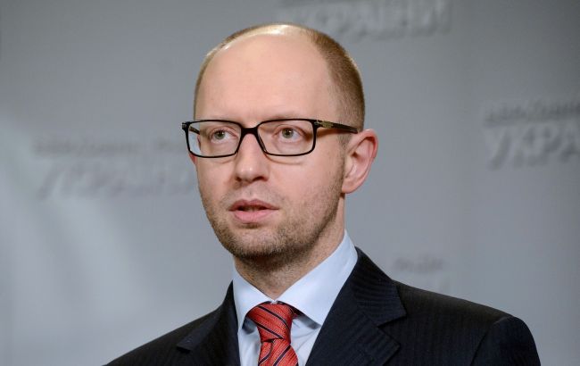 Яценюк поручил подготовить гражданский иск о возмещении 50 млн грн убытков от пожара на нефтебазе