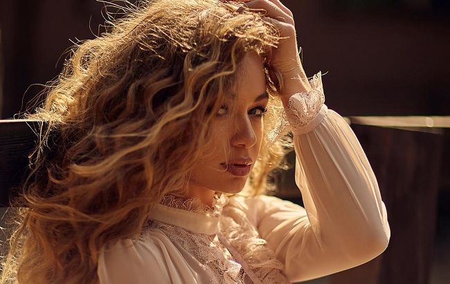 Гра тіней: Яна Соломко підкорила фанів ефектним фото