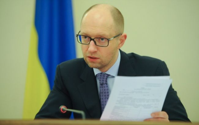 Яценюк инициирует отмену импортного сбора с б/у автомобилей