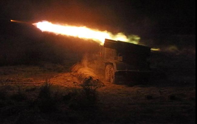 При обстреле Сартаны боевиками трое украинских военных получили контузию