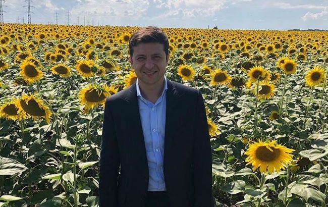 Делал селфи и принимал экзамены: подробности пребывания Зеленского в Трускавце (видео)