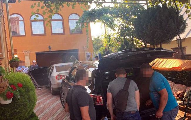 У Закарпатській обл. проходять обшуки через масову скупку голосів