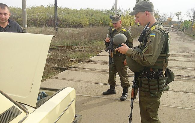 У Донецькій області затримали чоловіка, який сховав військовий квиток ДНР в дитячій колясці