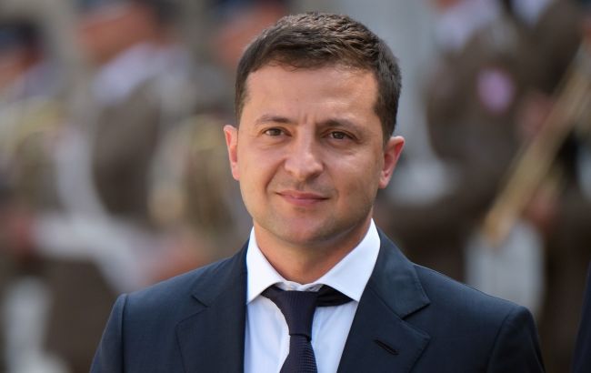 Зеленский в День отца показал детские фотографии с папой