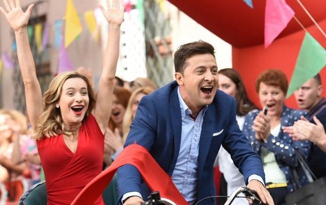 Зеленський показав ніжні "сімейні" фото зі зйомок комедії "Я, ти, він, вона"