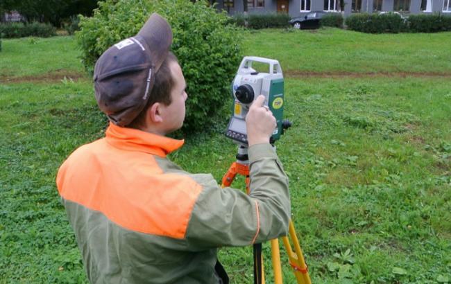 Минрегион: около 5 тыс. нотариусов получат доступ к земельному кадастру