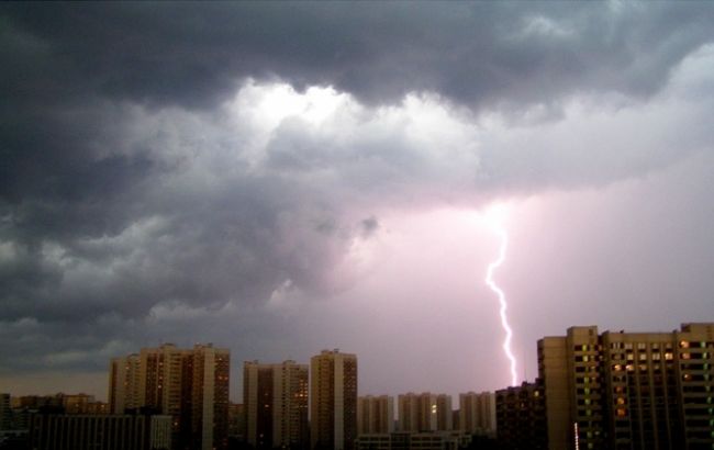 Синоптики предупреждают о грозах и шквалах в Киеве 8 мая